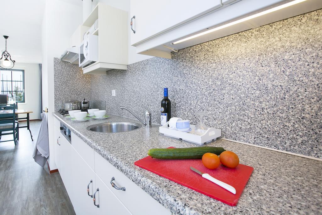 Roompot Hotel Marinapark Volendam Room photo